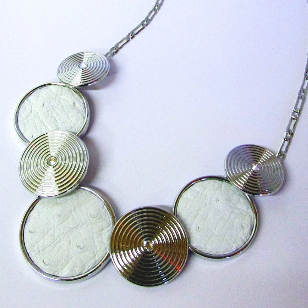 Ostrich leather necklace - White