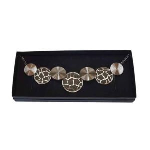 Necklace engraved giraffe pattern