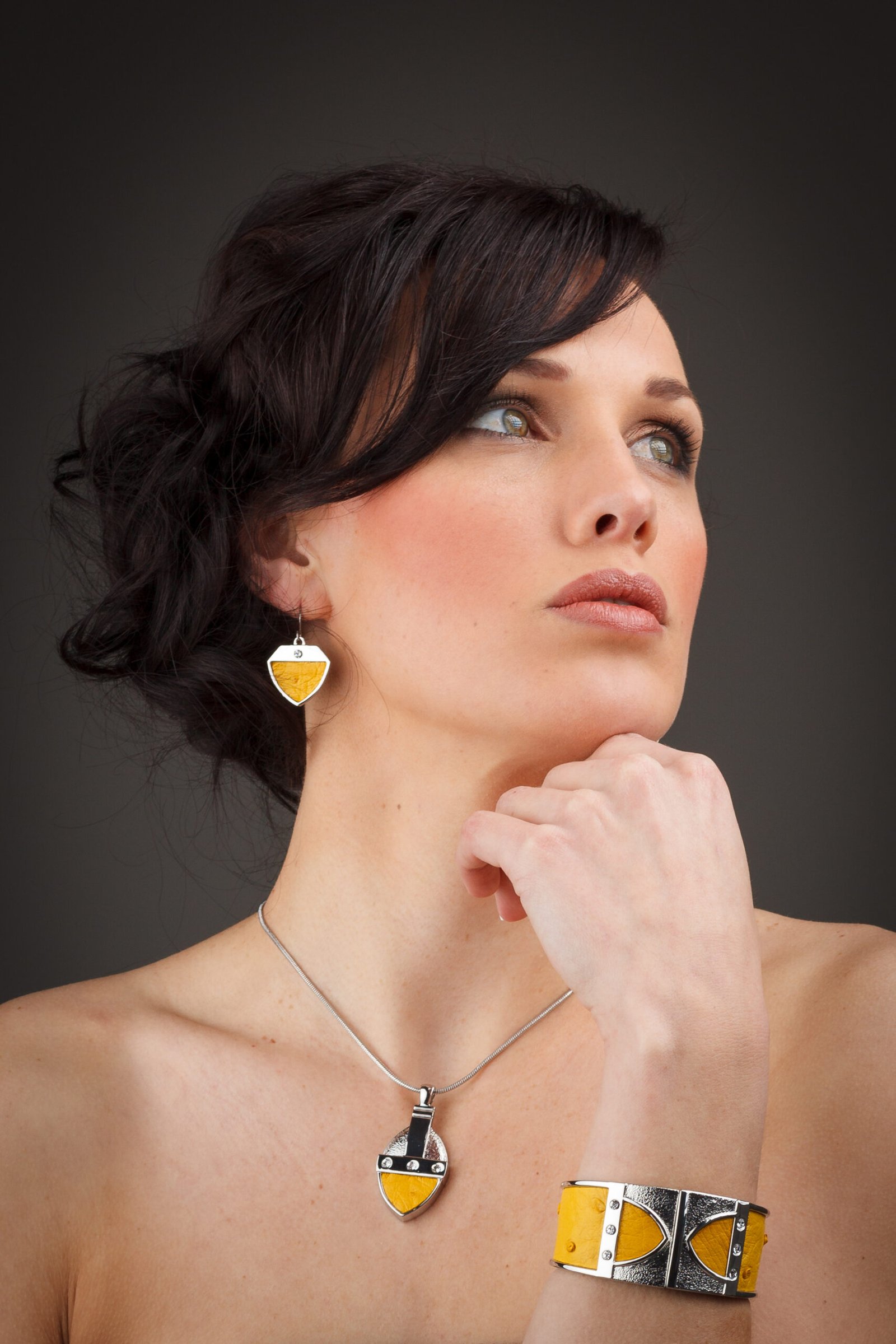 Ostrich leather Earrings - yellow - Image 5