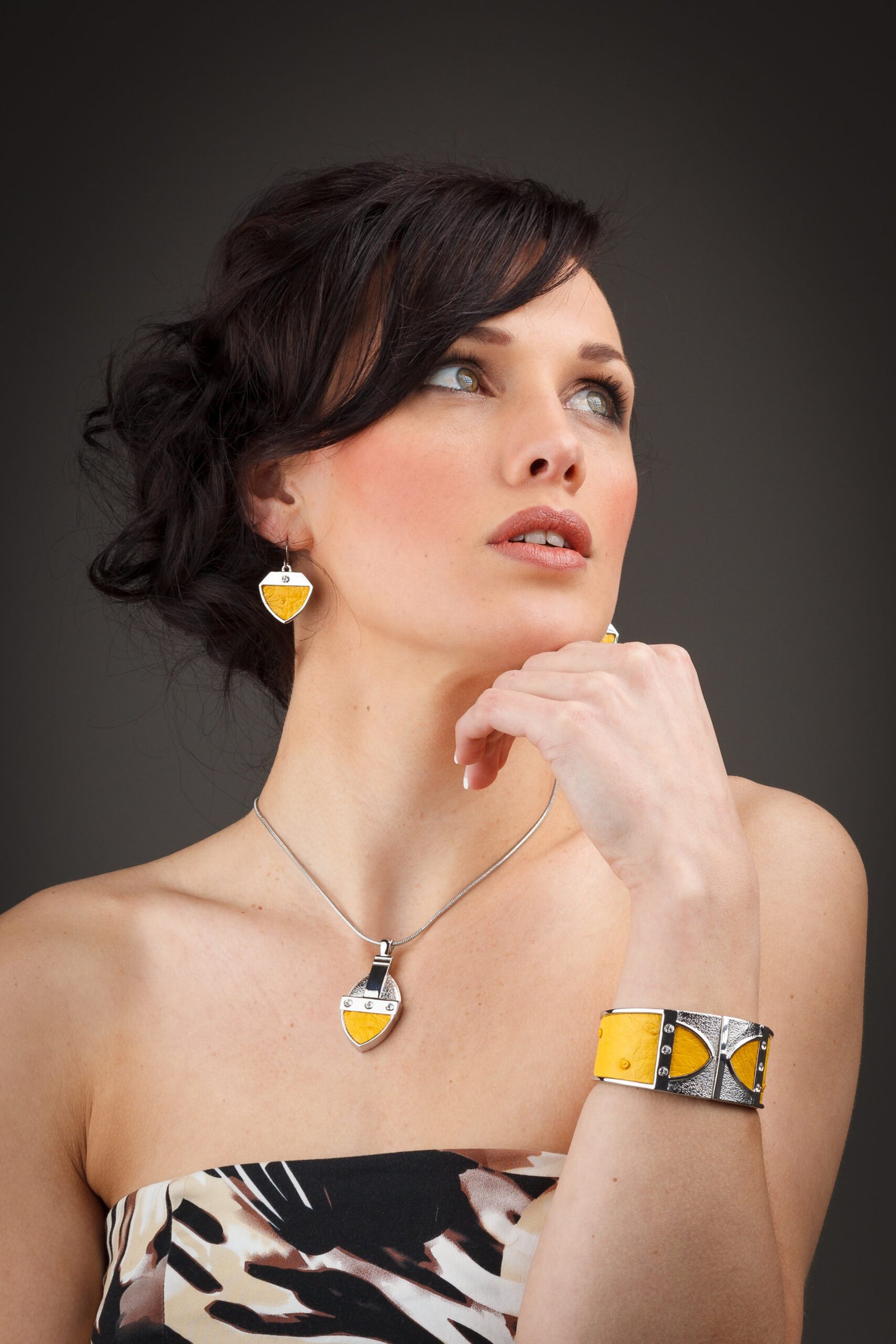 Ostrich leather Bangle - Sun yellow - Image 3