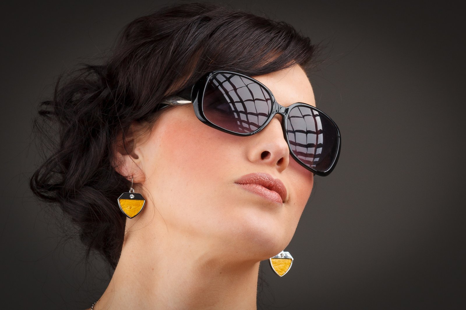 Ostrich leather Earrings - yellow - Image 2