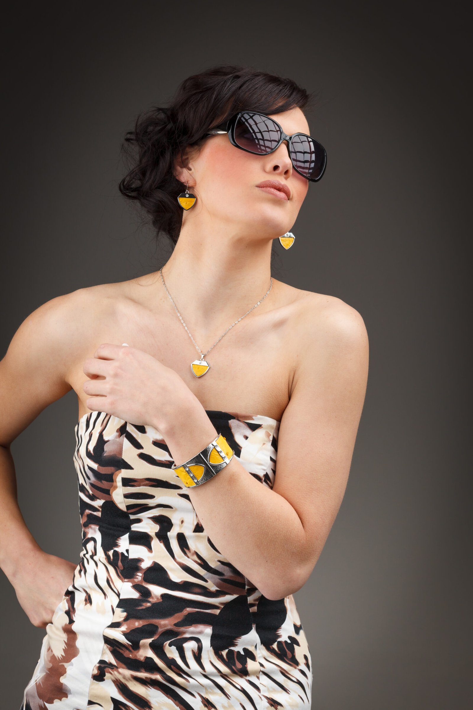 Ostrich leather Bangle - Sun yellow - Image 2